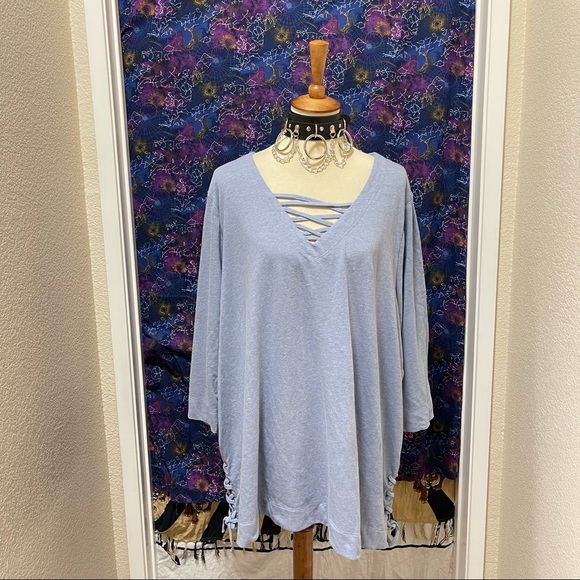 🌈 Wonderful v neck detail top - Picture 2 of 11